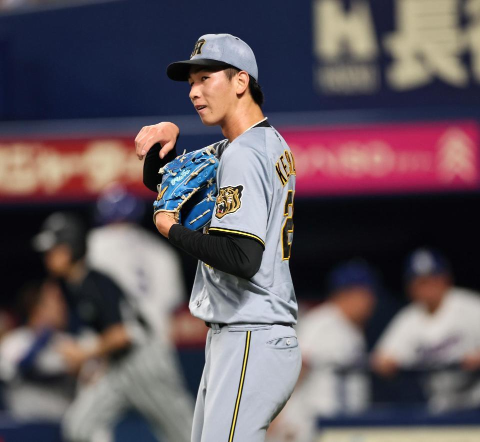 ４回、ボスラーに逆転３ランを許した今朝丸（撮影・田中太一）
