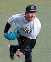 登板へ向けて調整する伊原（撮影・立川洋一郎）