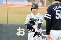 ４回、右越えの二塁打を放った島田