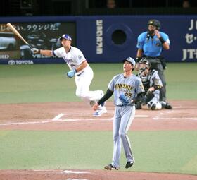 　４回、ボスラーに勝ち越し２ランを浴びる今朝丸（撮影・立川洋一郎）