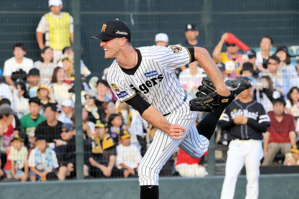 初回、力投する先発のラグズデール