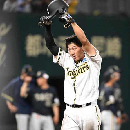 オリックスに敗れ、引き揚げる立石（撮影・高部洋祐）