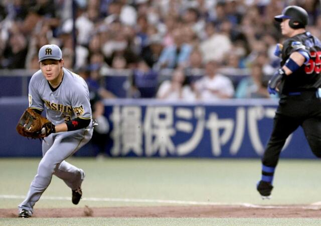 阪神・大山悠輔 同点阻止する本塁送球
