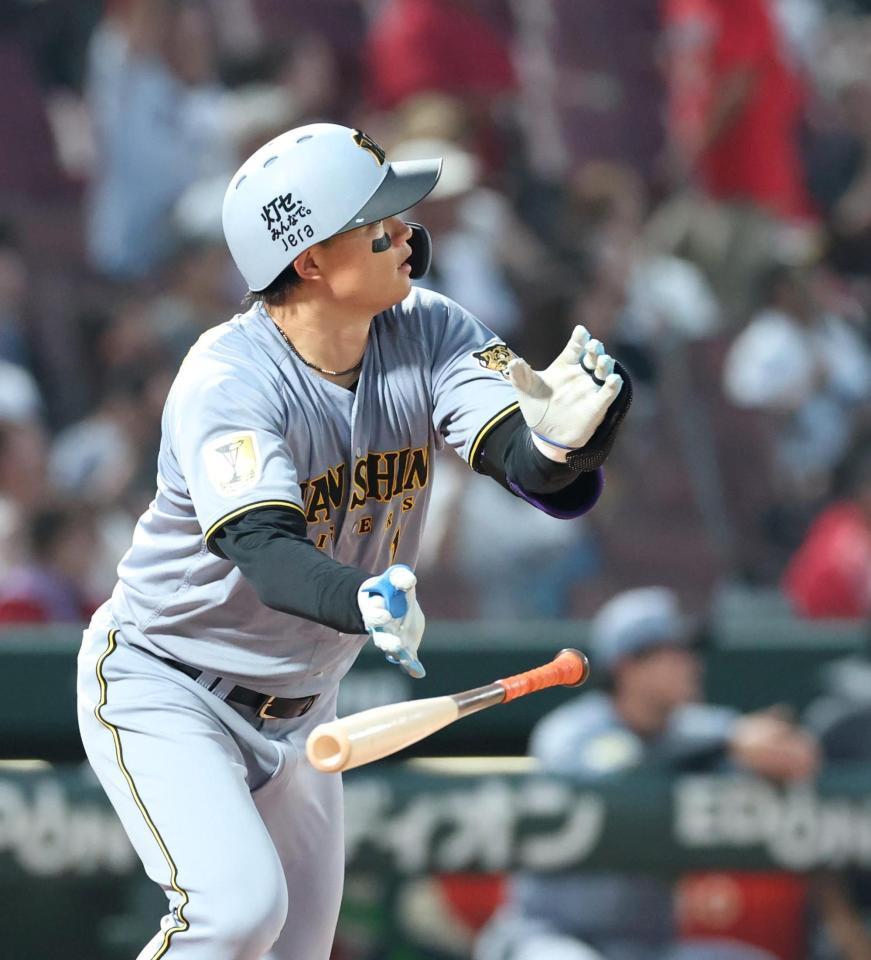 ５回、２ランを放つ森下（撮影・北村雅宏）