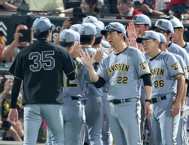 阪神・藤川球児監督「我慢、我慢」 リーグトップ「40」死球 「技術の