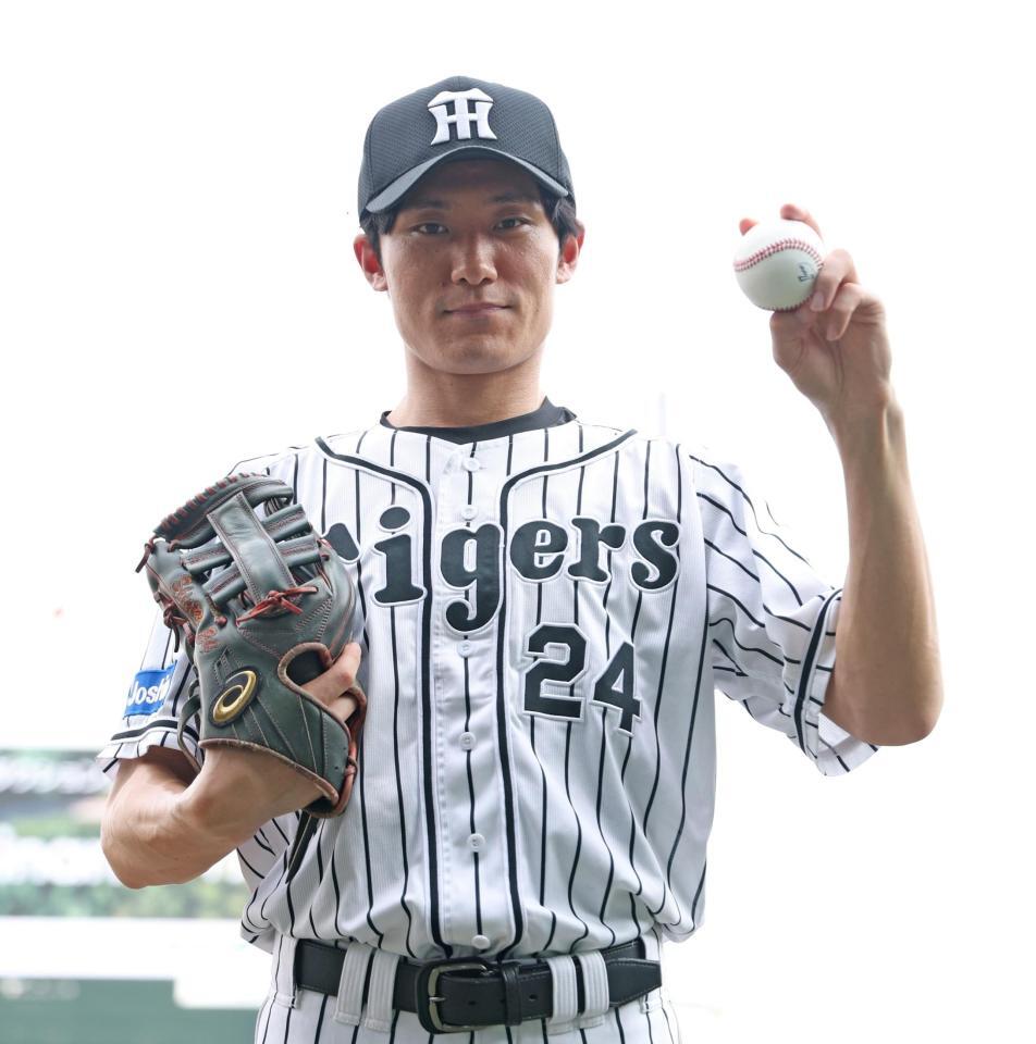 ファーストピッチセレモニーを務めた松谷鷹也（撮影・中田匡峻）