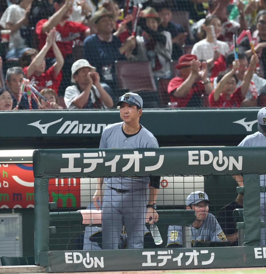 広島に敗れ、足早に引き揚げる藤川監督（撮影・北村雅宏）