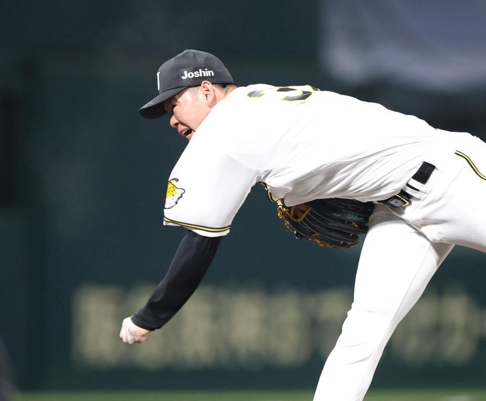 ７回、４番手で登板した及川（撮影・中田匡峻）