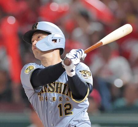 ７回、同点ソロを放つ坂本