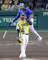 ８回、エンカーナシオンに３ランを浴びるセベリーノ（撮影・立川洋一郎）