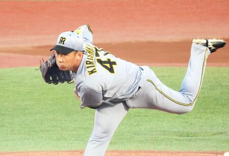 初回、力投する阪神先発の桐敷