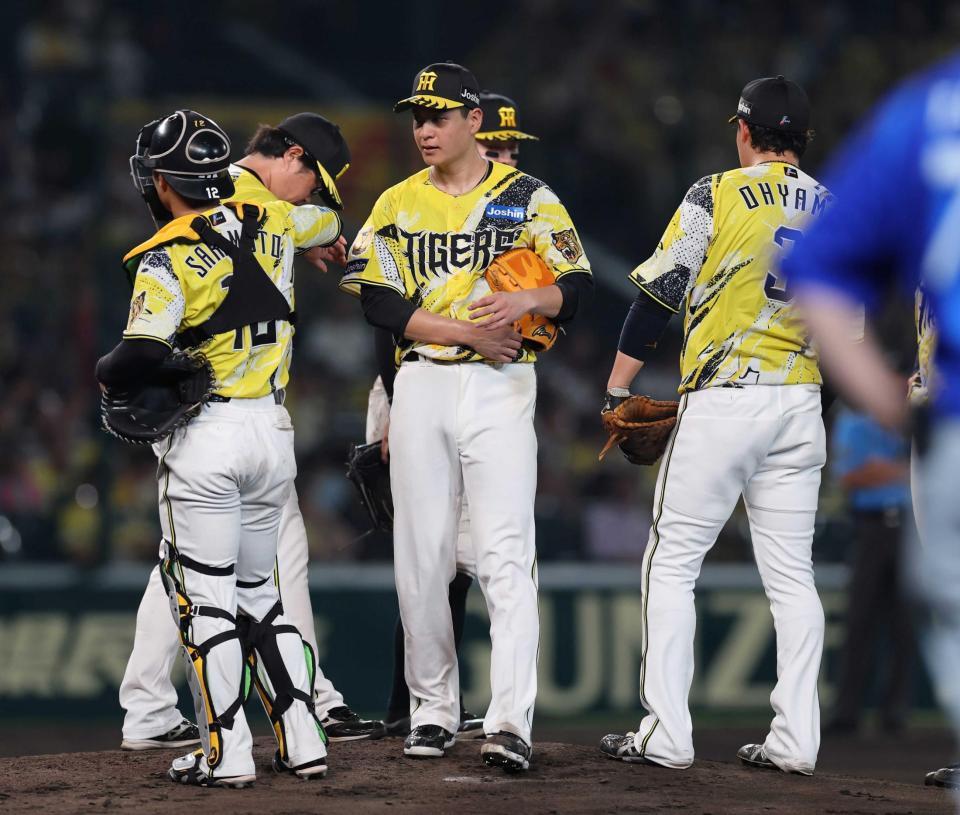 　６回途中、降板する大竹（撮影・山口登）