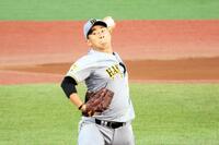 初回、力投する阪神先発の桐敷