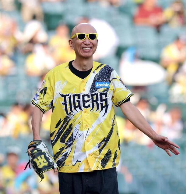 中野選手着用ユニフォーム サンプラザ中野くん「魔物がいます」阪神戦のファーストピッチで昨年