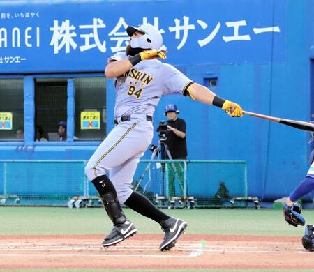 ２回、中飛に倒れるガルシア