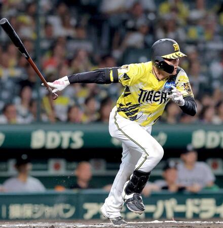 　１０回、猛打賞となる右前打を放つ元山（撮影・西田忠信）