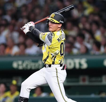 ４回、左前へ安打を放つ元山（撮影・田中太一）