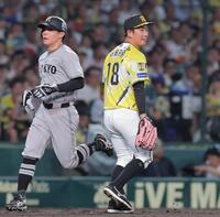 ４回、石塚に２点適時二塁打を許した伊原（撮影・西田忠信）