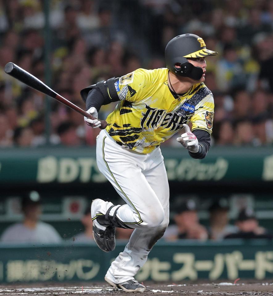 ６回、右前打を放つ元山（撮影・西田忠信）