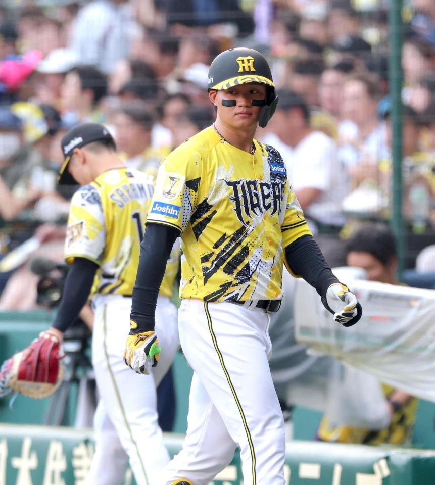 １回、遊ゴロに倒れベンチへ引き揚げる森下（撮影・立川洋一郎）