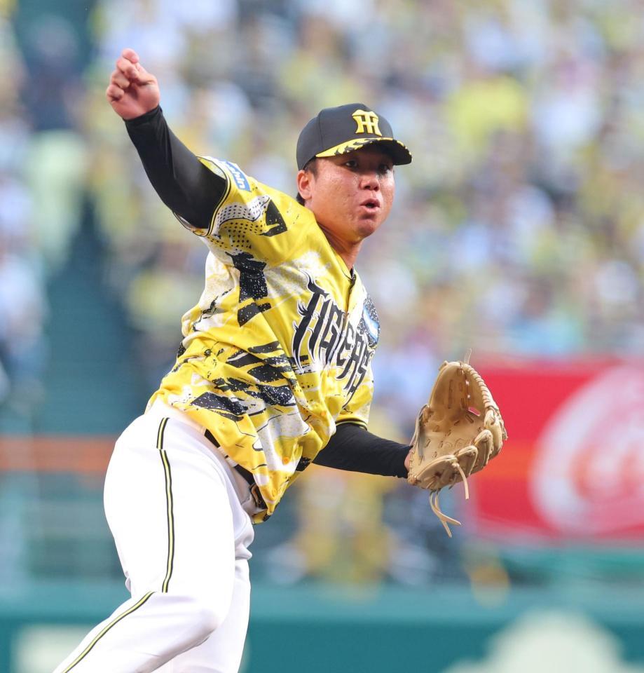 巨人打線を相手に力投する村上（撮影・立川洋一郎）