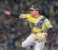 ８回、力投する先発の村上（撮影・西田忠信）