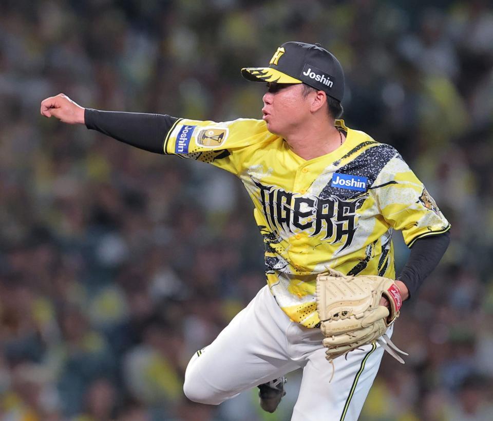 ８回、力投する先発の村上（撮影・西田忠信）
