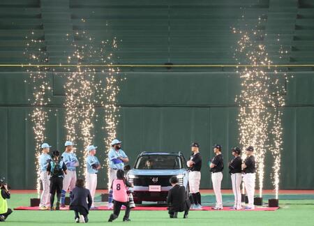 ＨＲダービーに出場する佐藤輝ら（撮影・山口登）