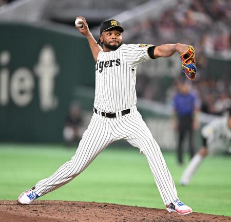 ７回から登板したドリス（撮影・堀内翔）