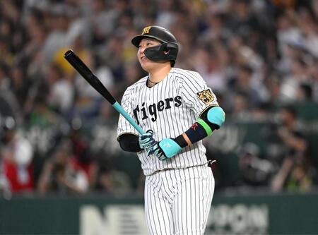 ８回、大山が左越えに２ランを放つ（撮影・堀内翔）