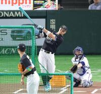 ホームランダービーで本塁打を放つ佐藤輝（撮影・西岡正）