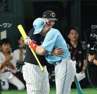 １回戦で清宮幸に勝利した佐藤輝（撮影・金田祐二）