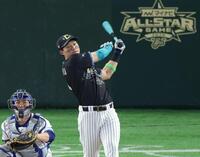 ＨＲダービーで本塁打を放つ森下（撮影・西岡正）