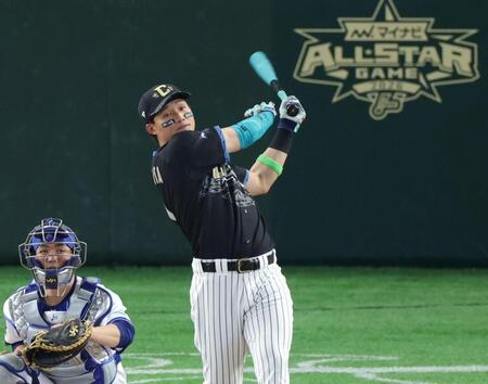 ＨＲダービーで本塁打を放つ森下＝２８日