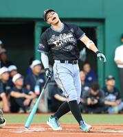ホームランダービー決勝で２本にとどまった佐藤輝（撮影・伊藤笙子）