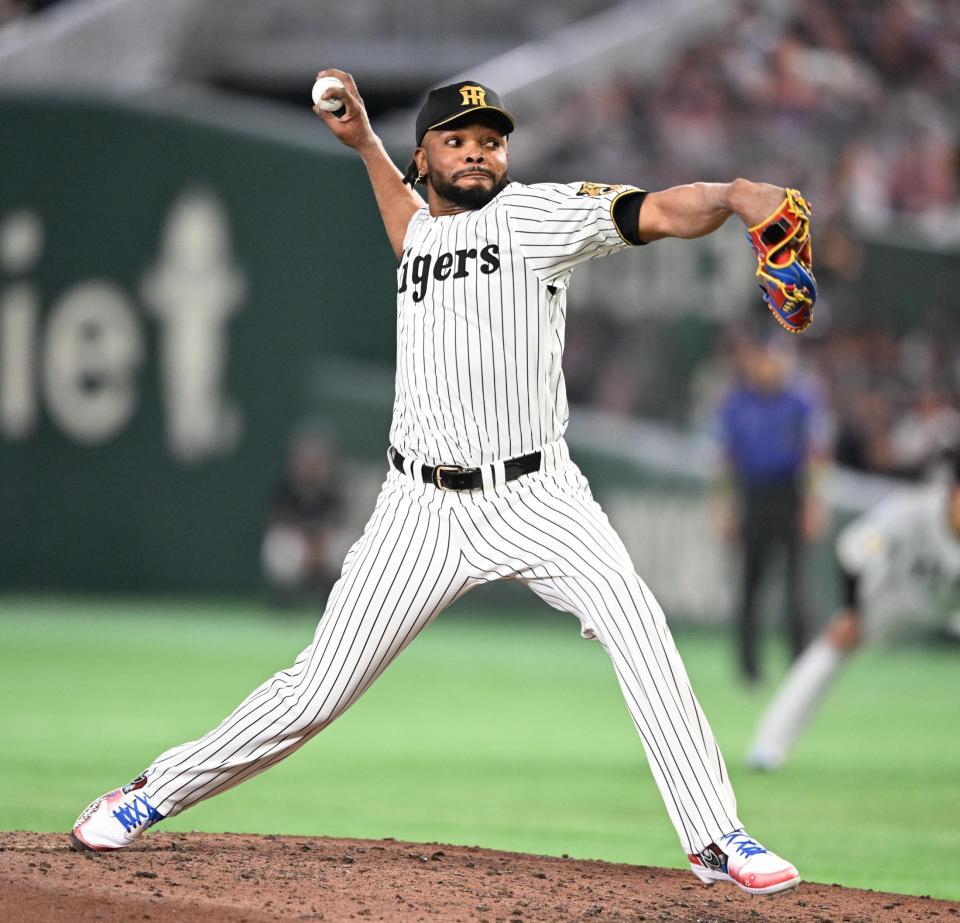 ７回から登板したドリス（撮影・堀内翔）