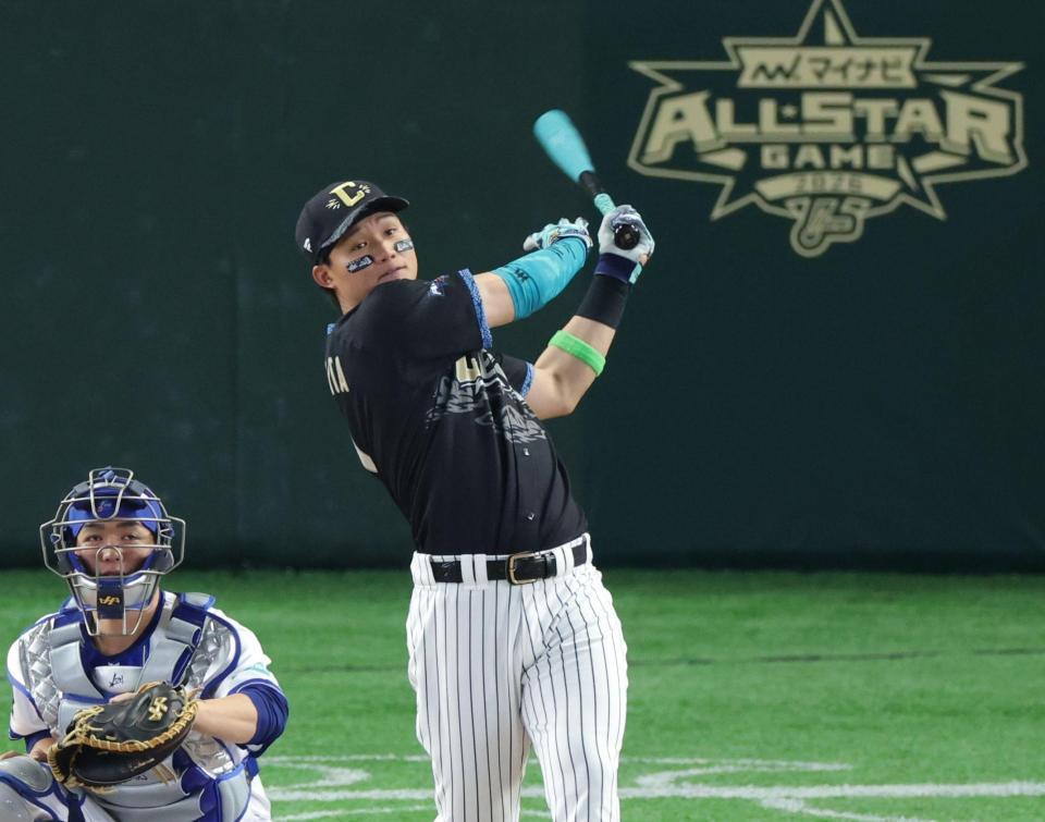 ＨＲダービーで本塁打を放つ森下（撮影・西岡正）