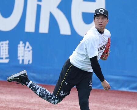 調整する才木（撮影・金田祐二）