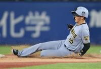 ８回、二盗を決める元山（撮影・田中太一）