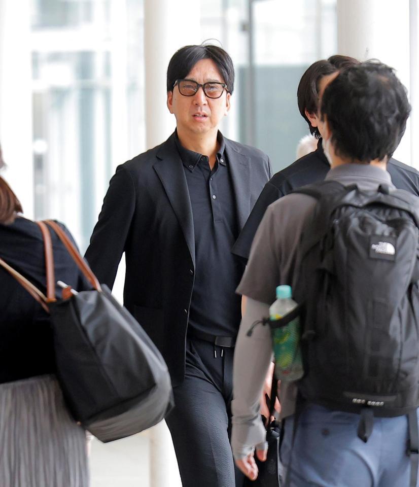 オールスターを終え移動する藤川監督（撮影・西田忠信）