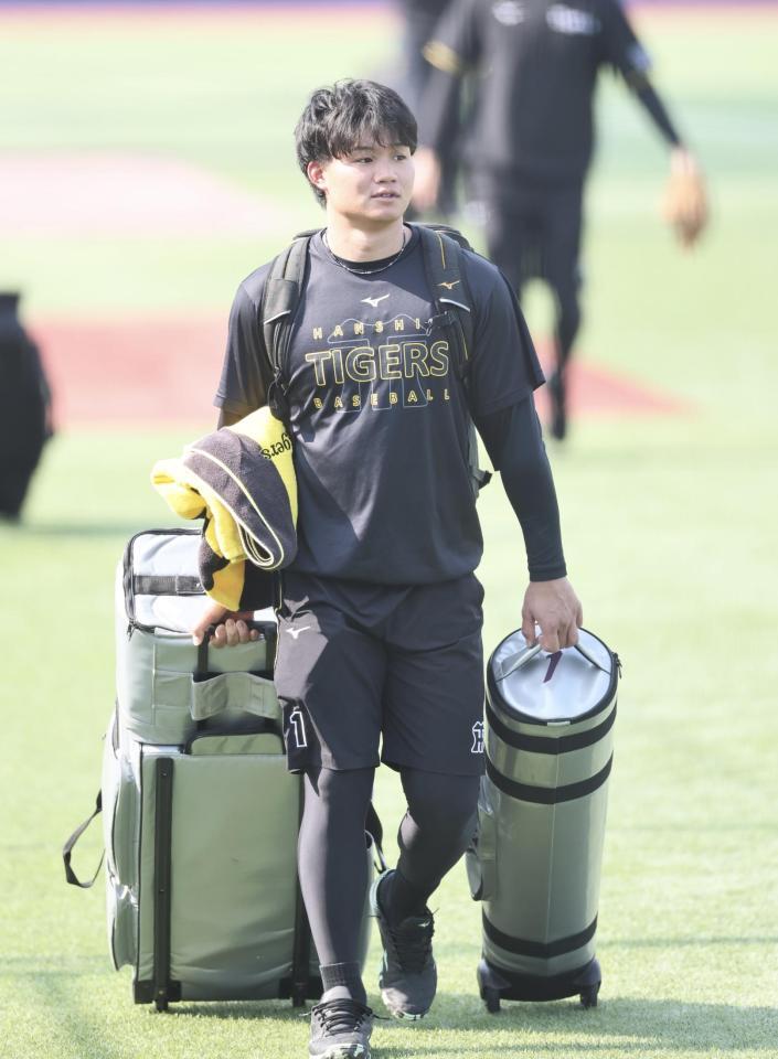 球場に姿を見せた森下（撮影・田中太一）
