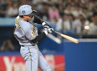 ３回、森下が左越えに逆転の２ランを放つ（撮影・堀内翔）