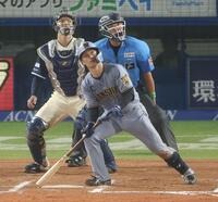 ６回、３ランを放つ坂本（撮影・金田祐二）