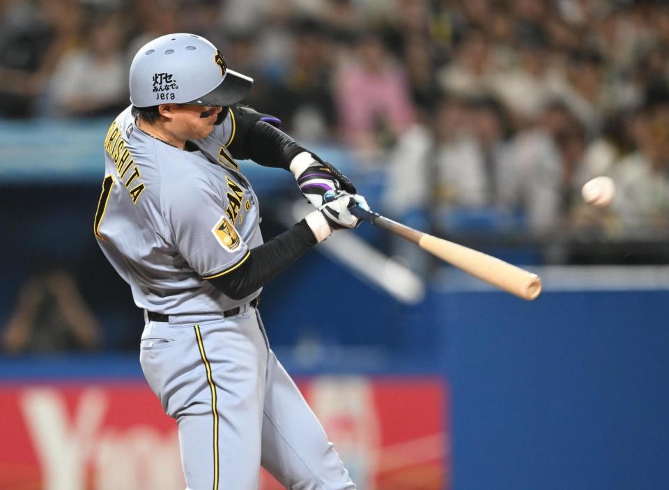 ３回、森下が左越えに逆転の２ランを放つ（撮影・堀内翔）