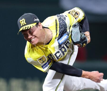 ６回に登板し力投する湯浅（撮影・立川洋一郎）