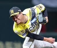 ６回に登板し力投する湯浅（撮影・立川洋一郎）