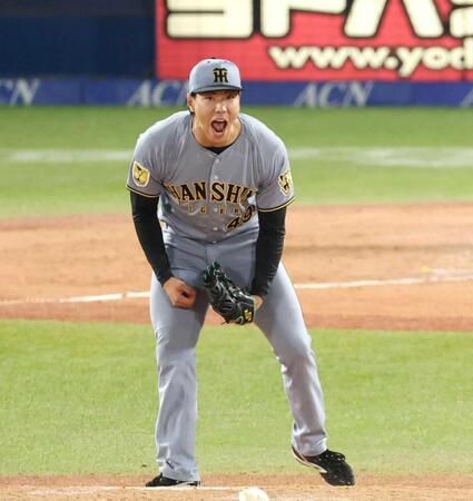 　９回、試合を締め、雄たけびをあげる工藤（撮影・金田祐二）