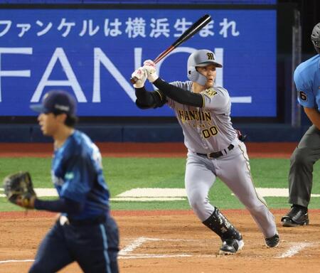 ７回、左前打を放つ元山（撮影・金田祐二）