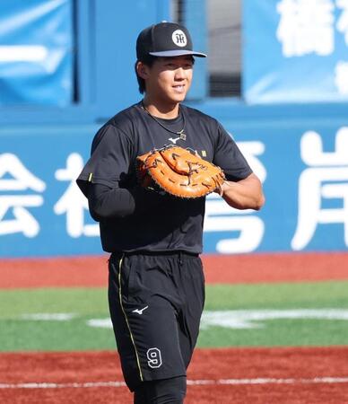 一塁守備練習する立石（撮影・金田祐二）
