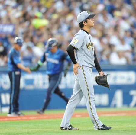 ２回、宮下に２ランを浴びた高橋（撮影・西岡正）